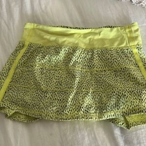 Lululemon Athletica neon yellow tennis skirt